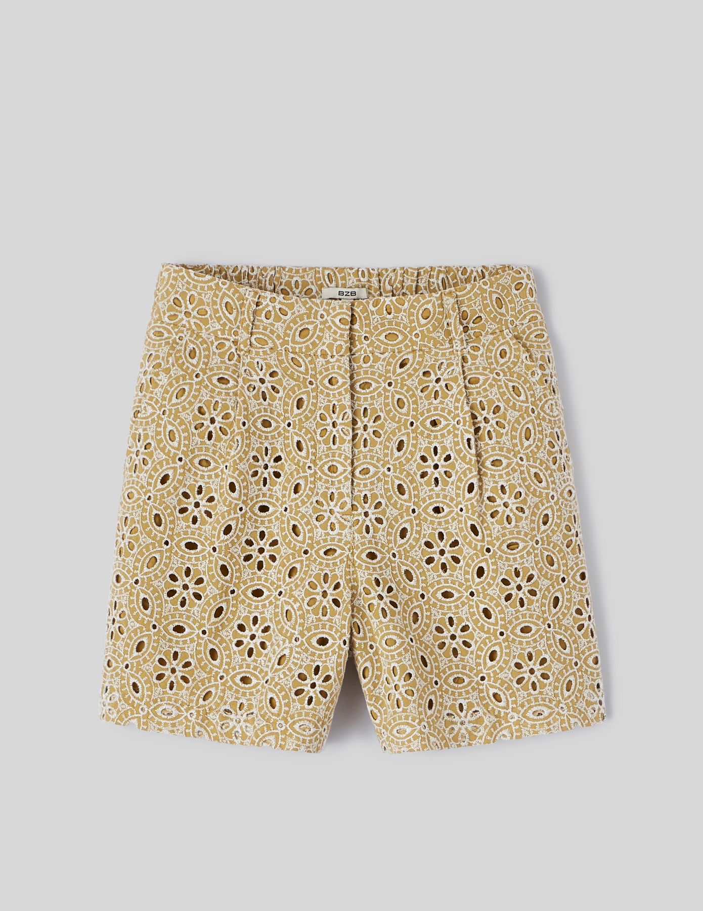 Short broderie anglaise