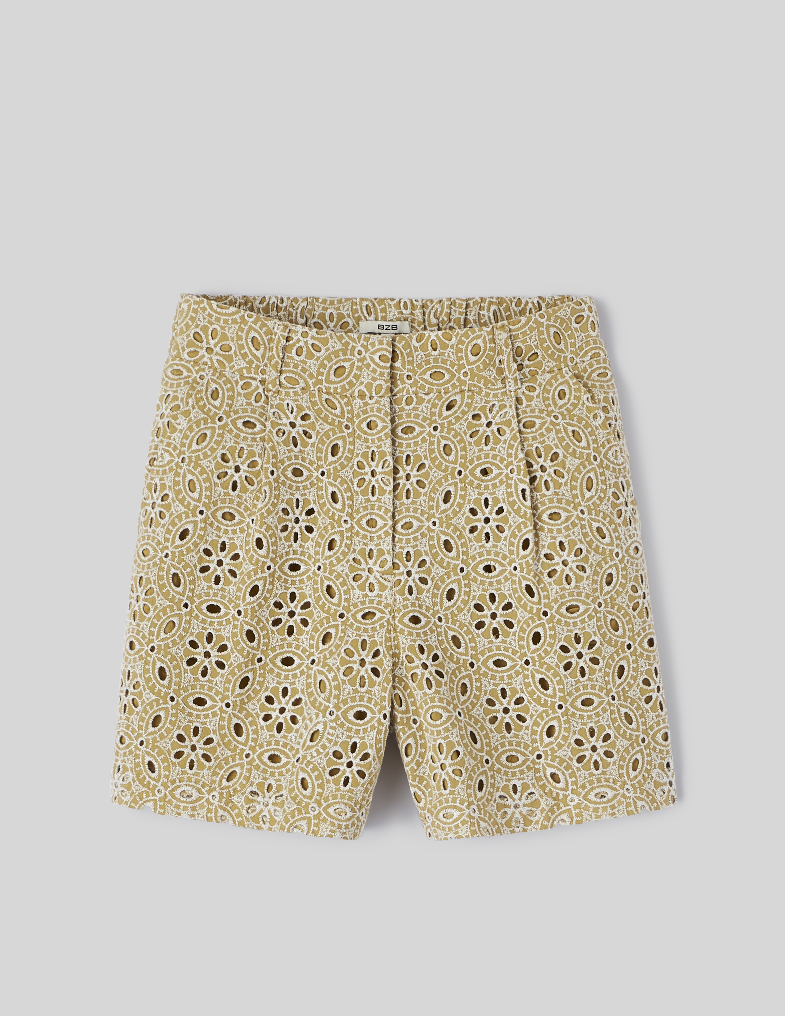 Short broderie anglaise