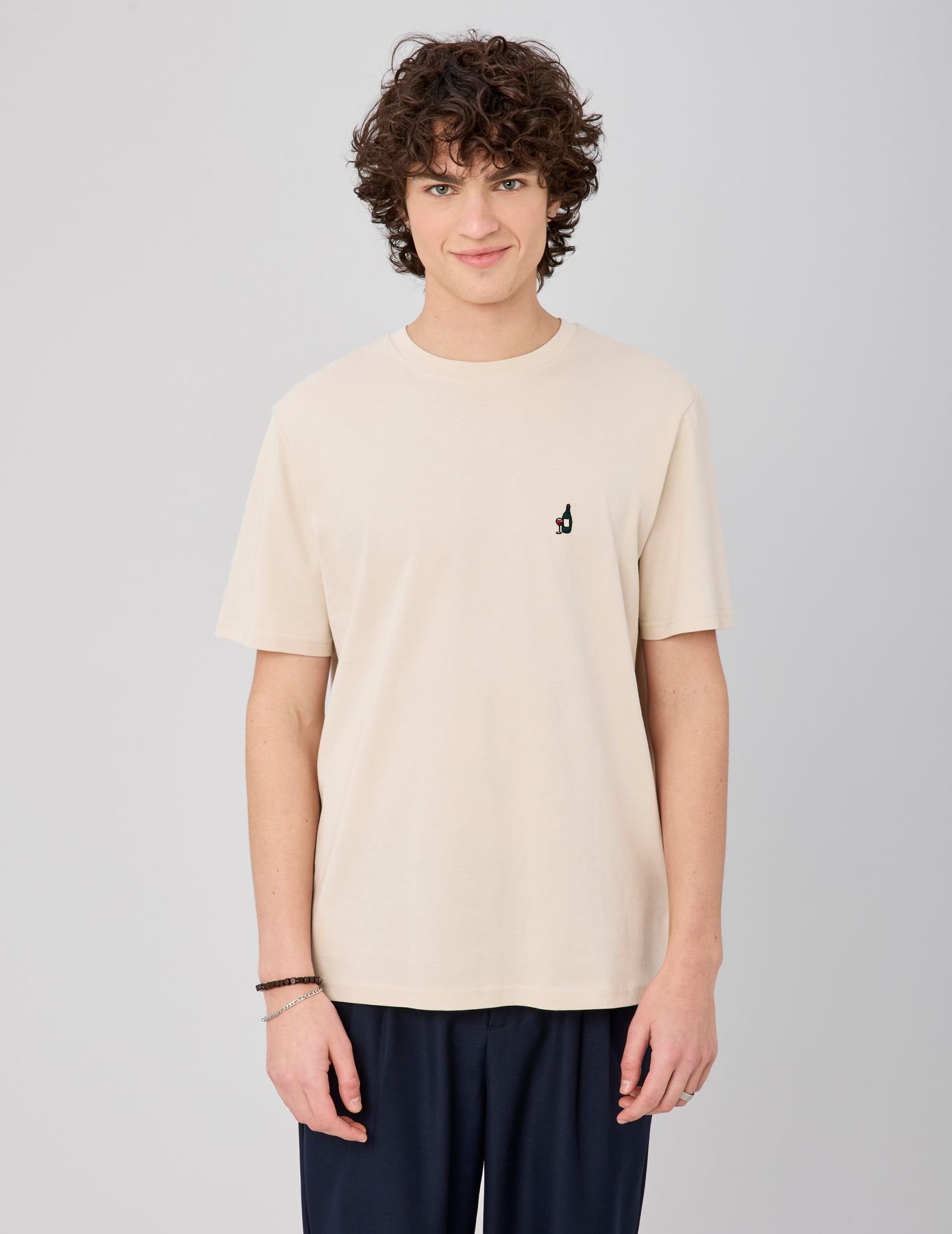 T-shirt broderie poitrine