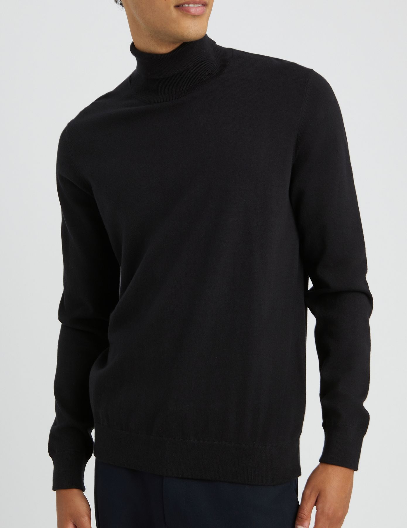 Pull col roul&eacute;