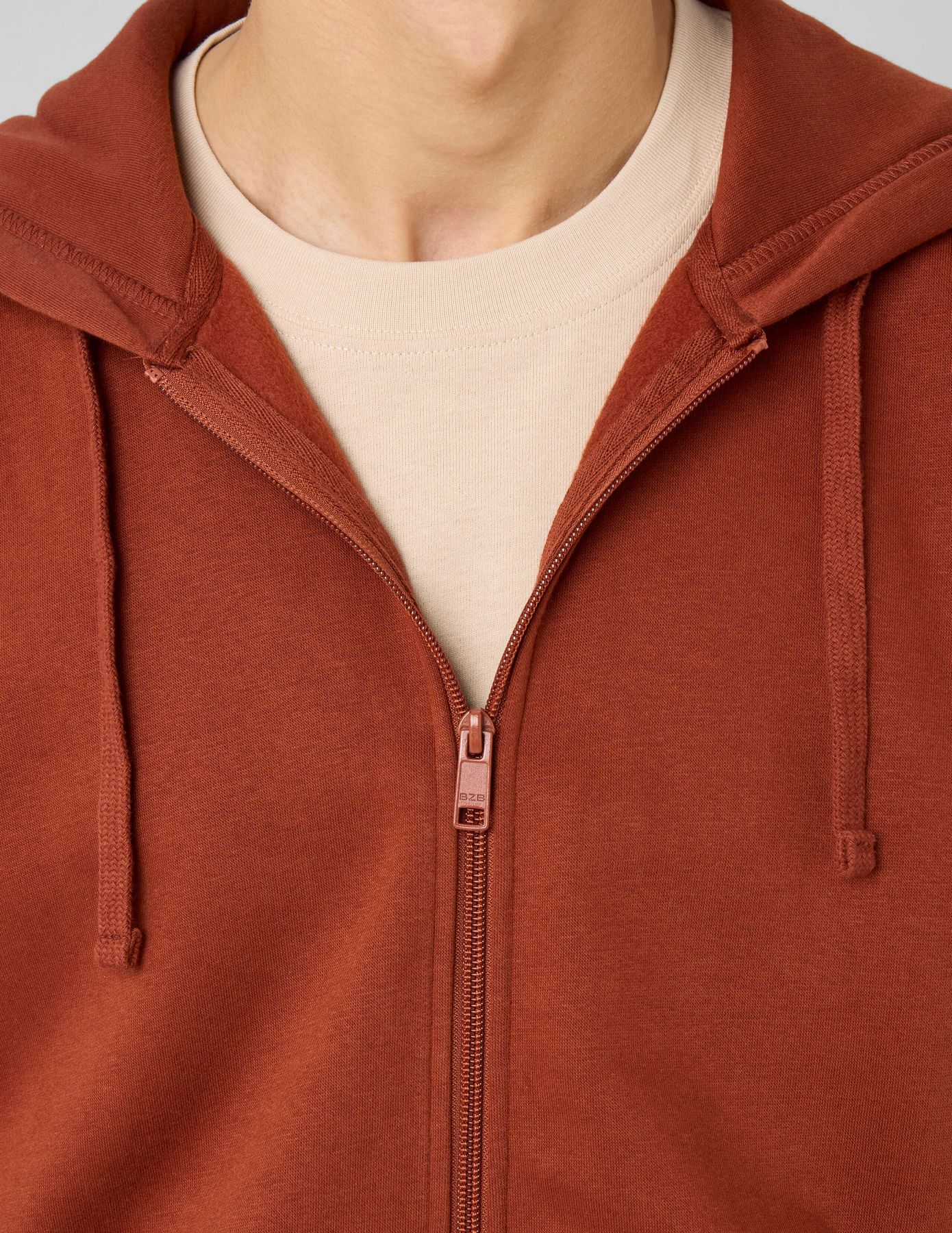 Sweat zipp&eacute; &agrave; capuche