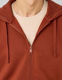 Sweat zipp&eacute; &agrave; capuche