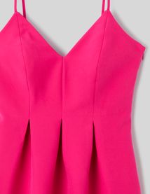Robe courte &agrave; fines bretelles