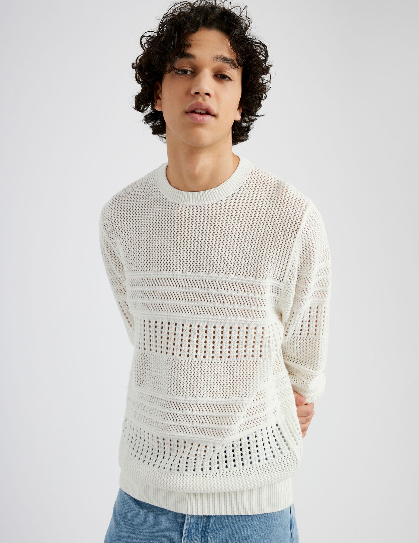 Pull col rond ajouré