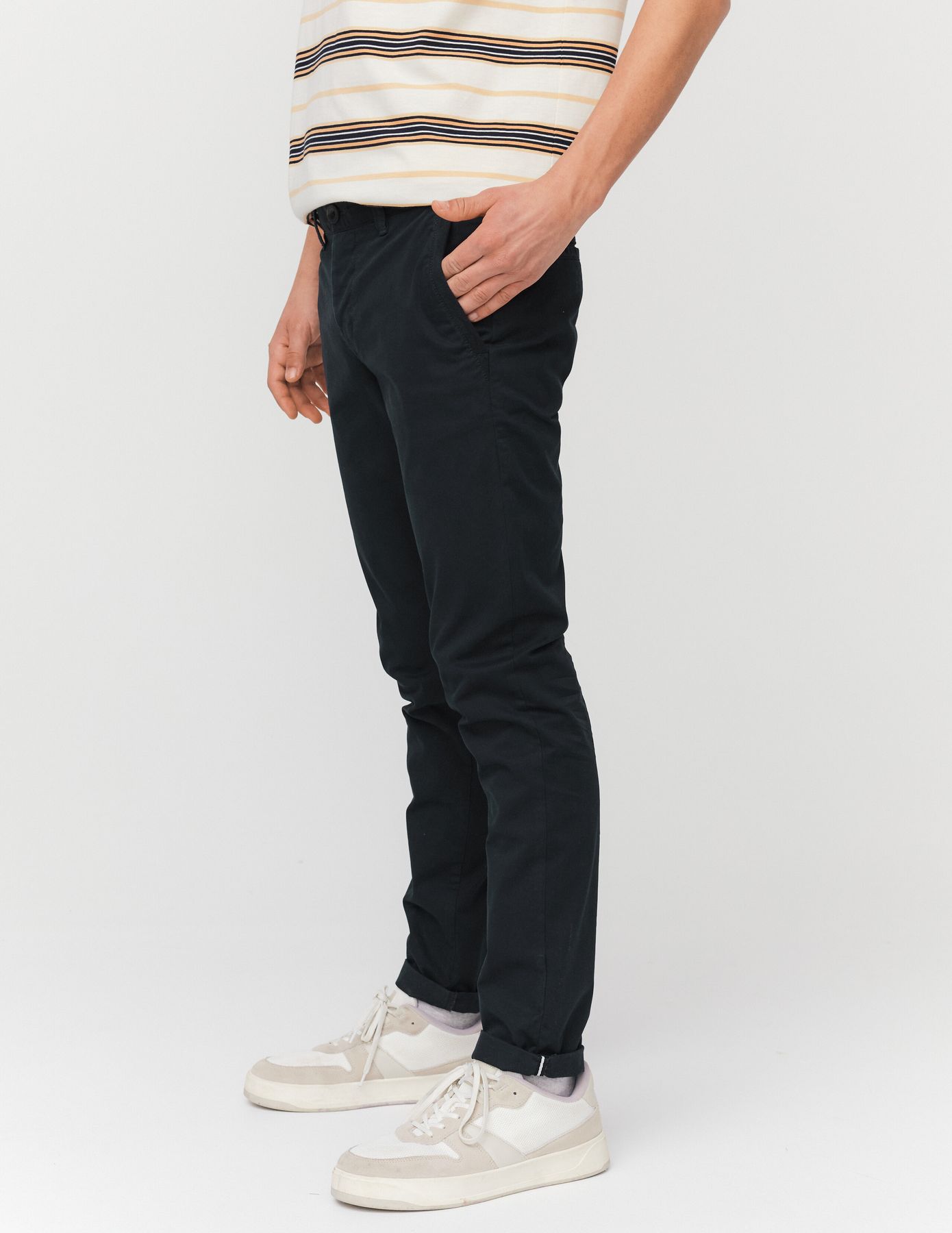 Pantalon chino ajusté