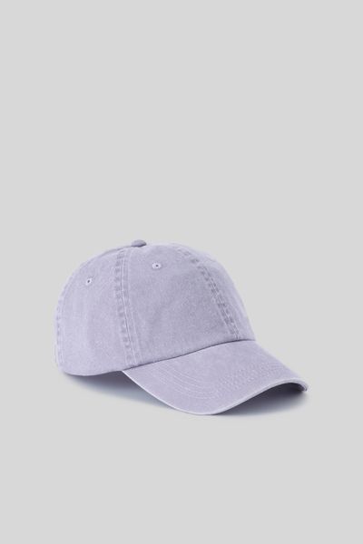 Casquette délavée et broderie