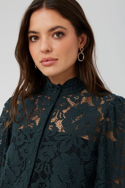 Chemise en dentelle