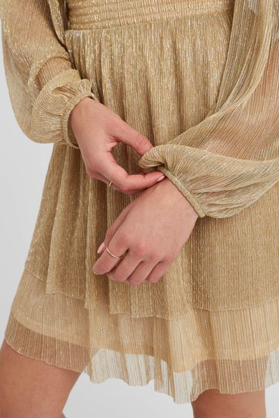 Robe courte brillante &agrave; volants