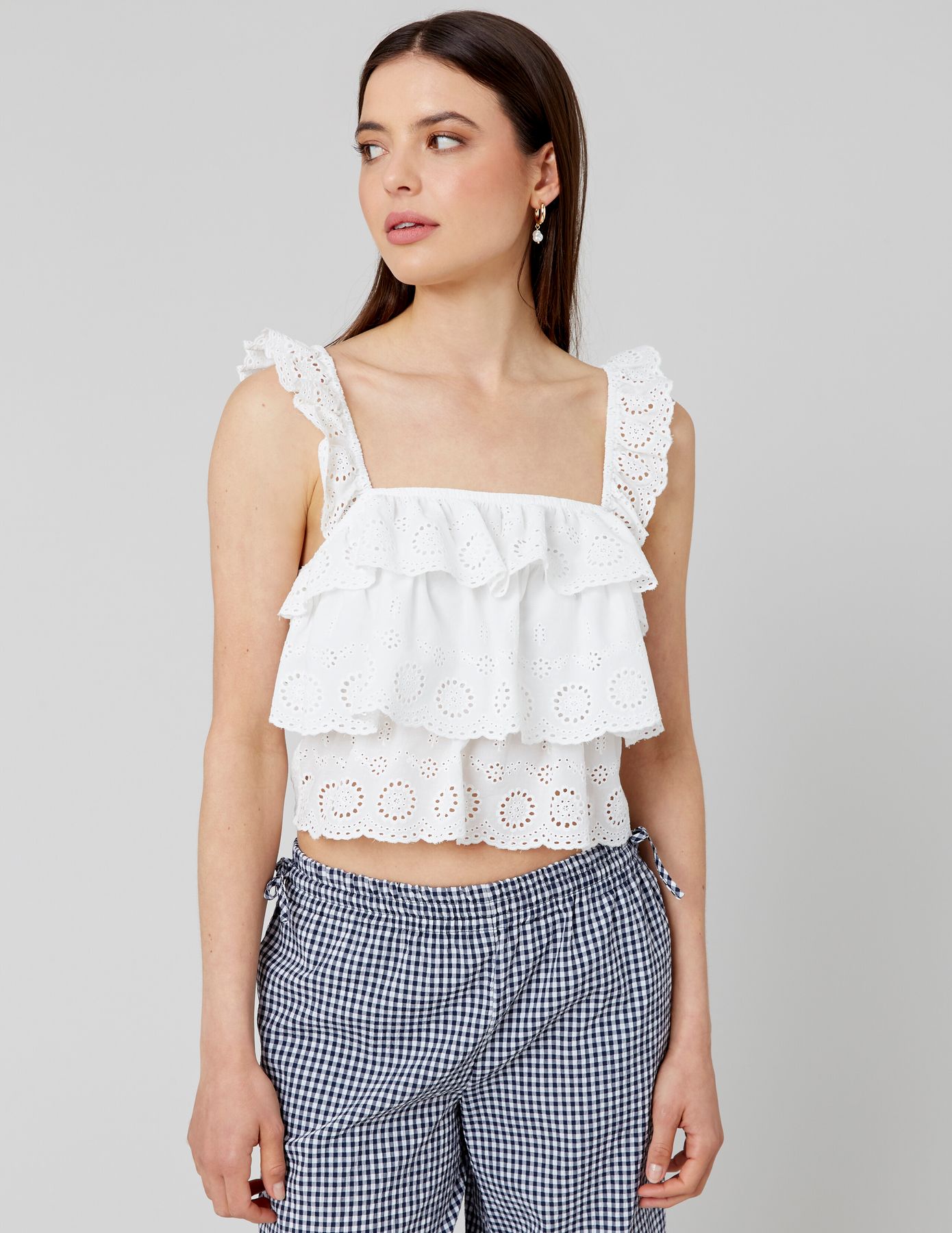 Top broderie anglaise à volant
