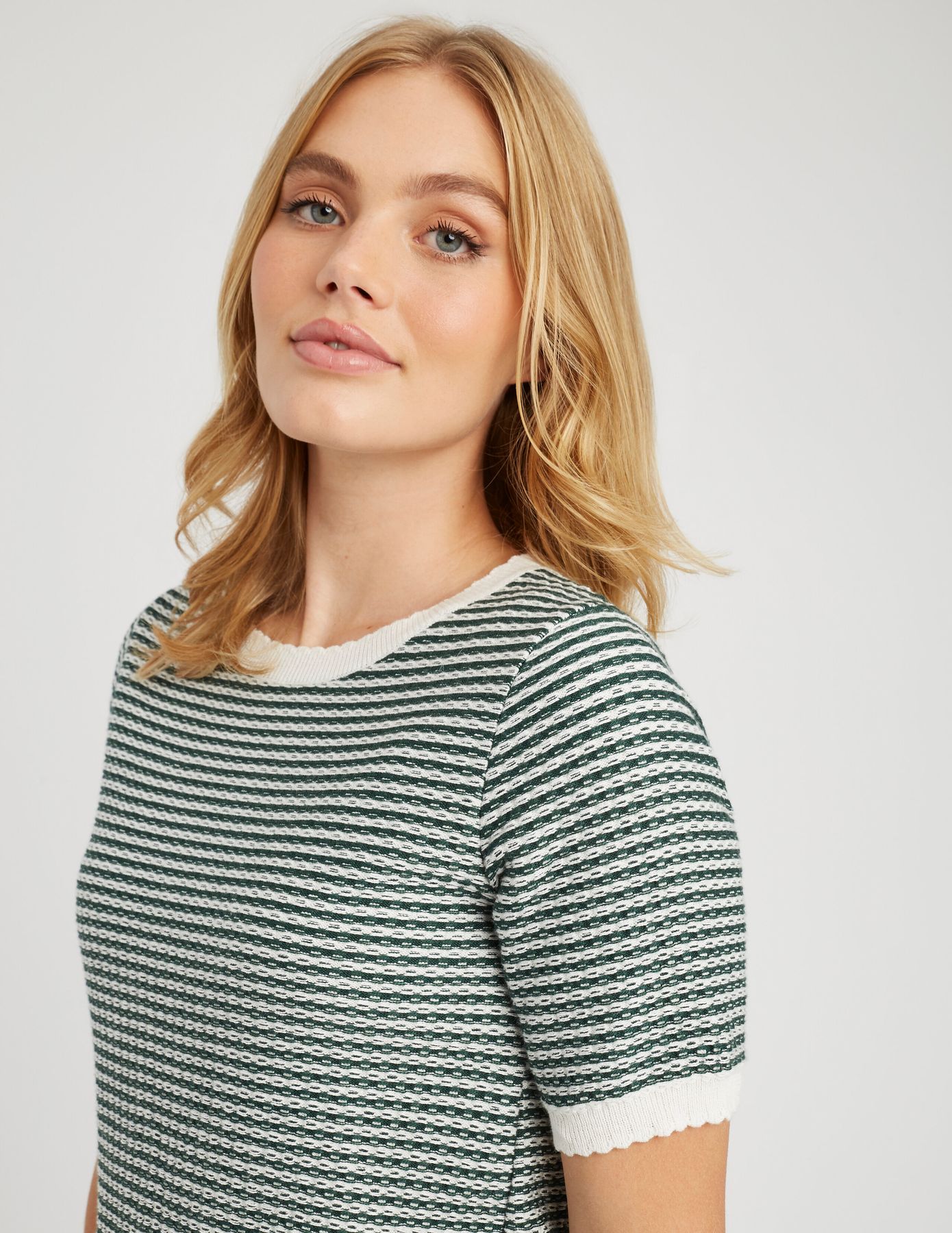 Pull col rond court bicolore