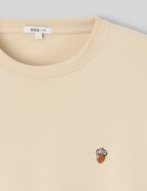 T-shirt broderie poitrine