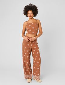 Top &agrave; fines bretelles &agrave; nouer