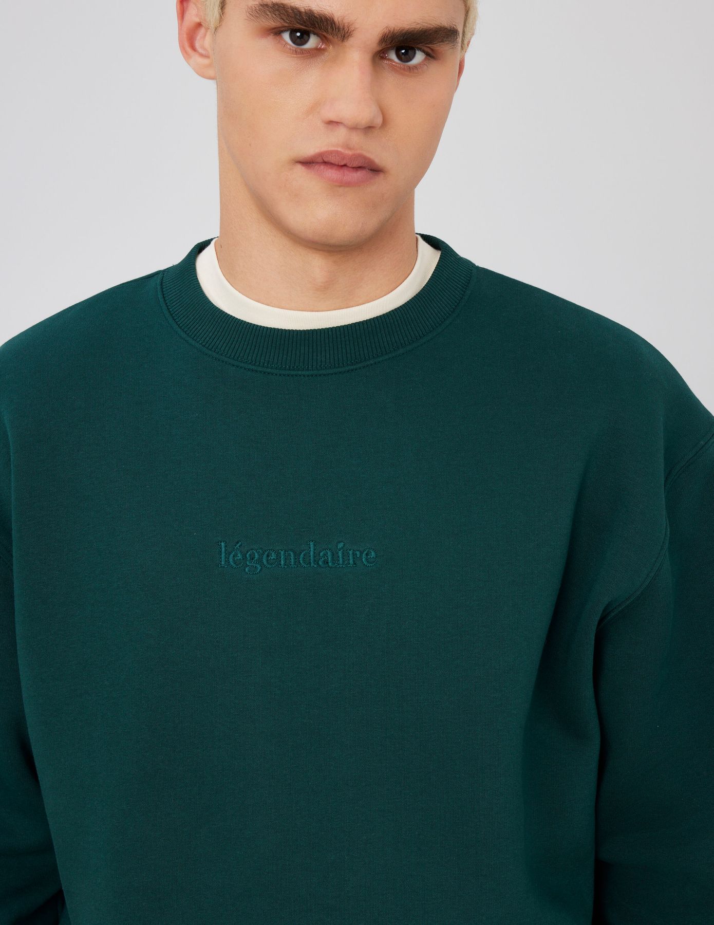 Sweat broderie poitrine