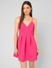 Robe courte &agrave; fines bretelles