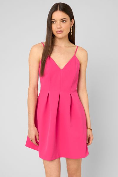 Robe courte &agrave; fines bretelles