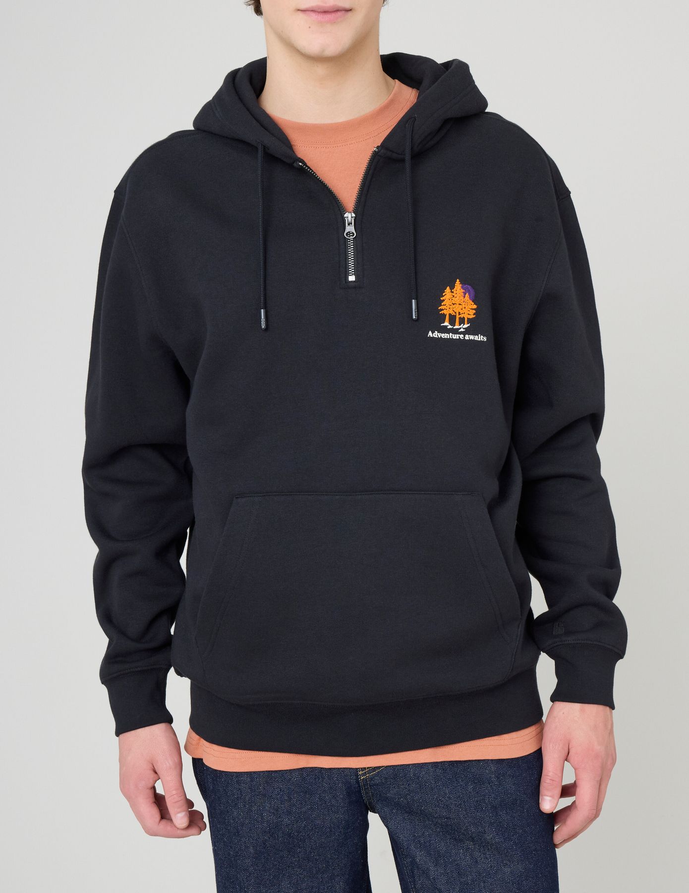 Sweat broderie poitrine