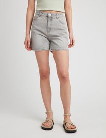 Short en jean brodé