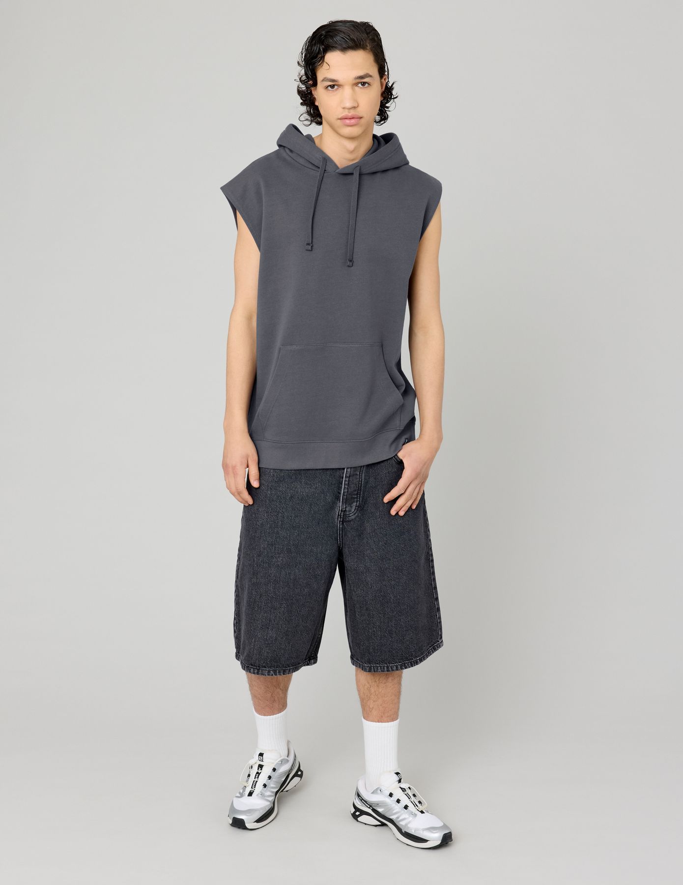 Sweat sans manches à capuche