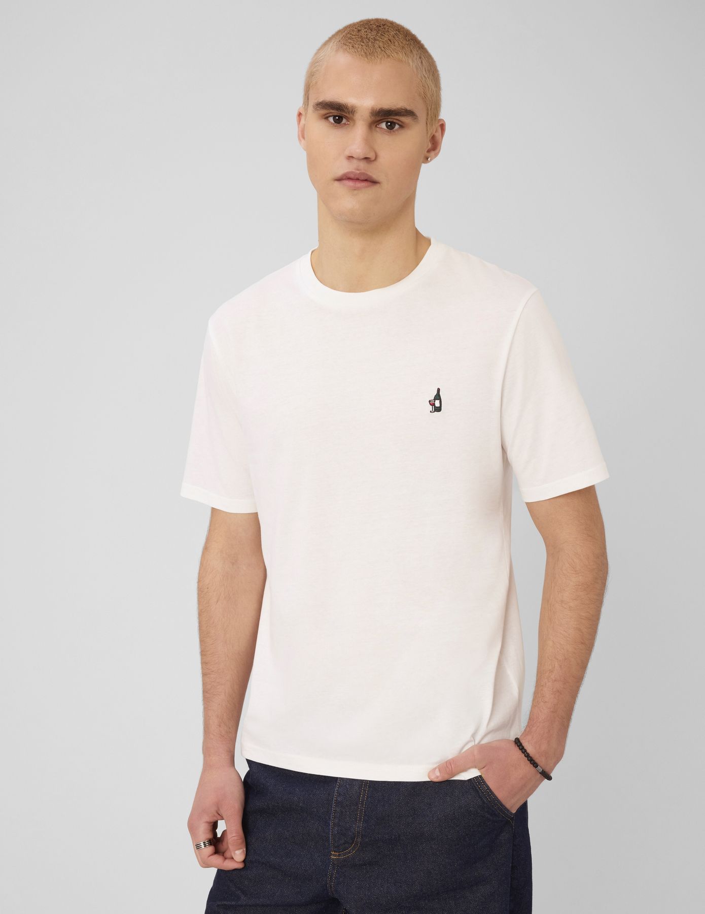 T-shirt broderie poitrine