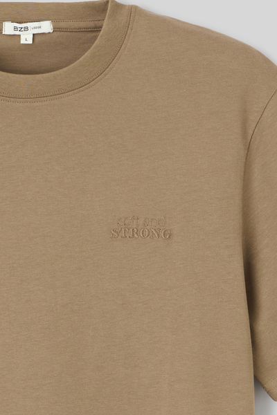 T-shirt broderie poitrine