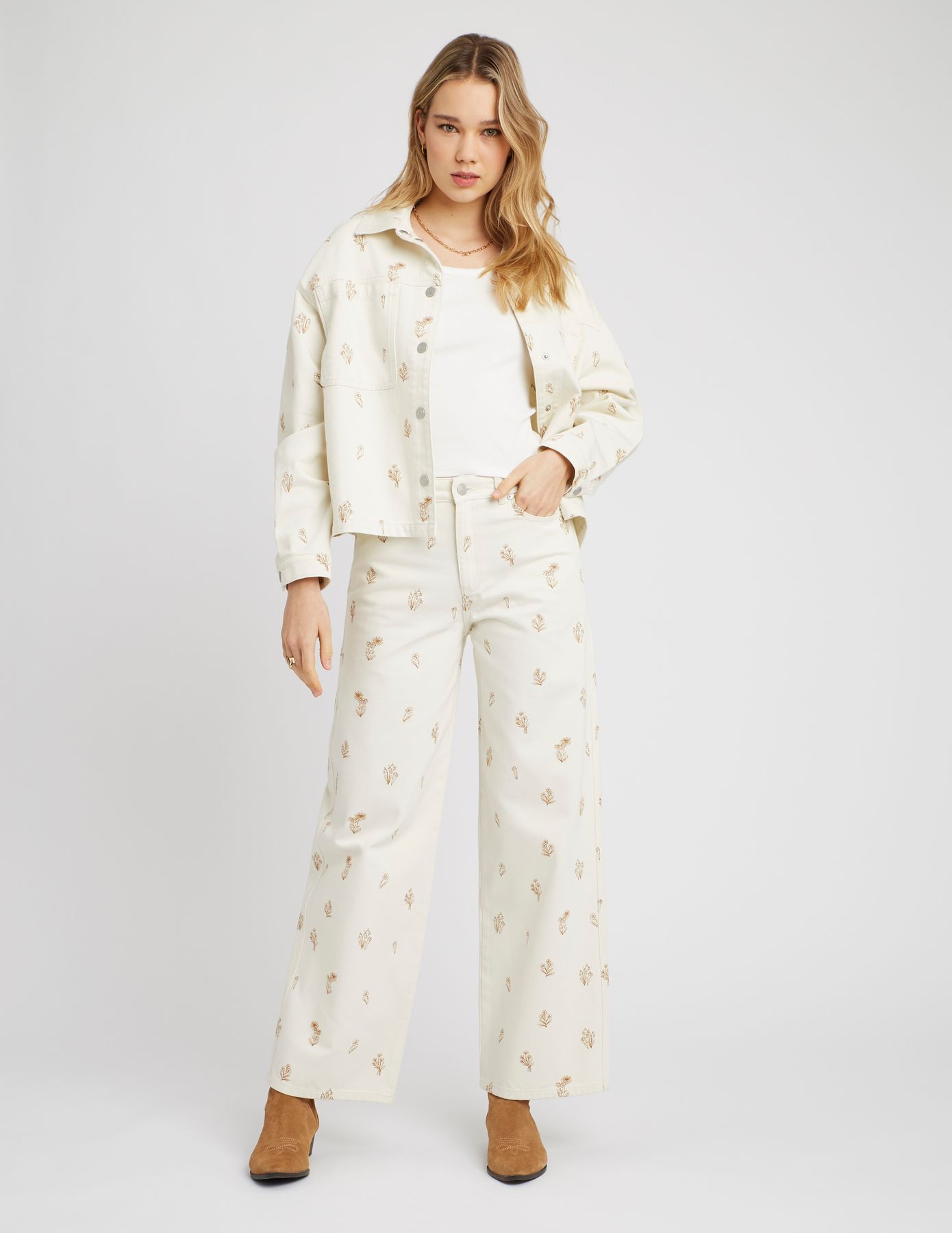 Veste en jean brodée
