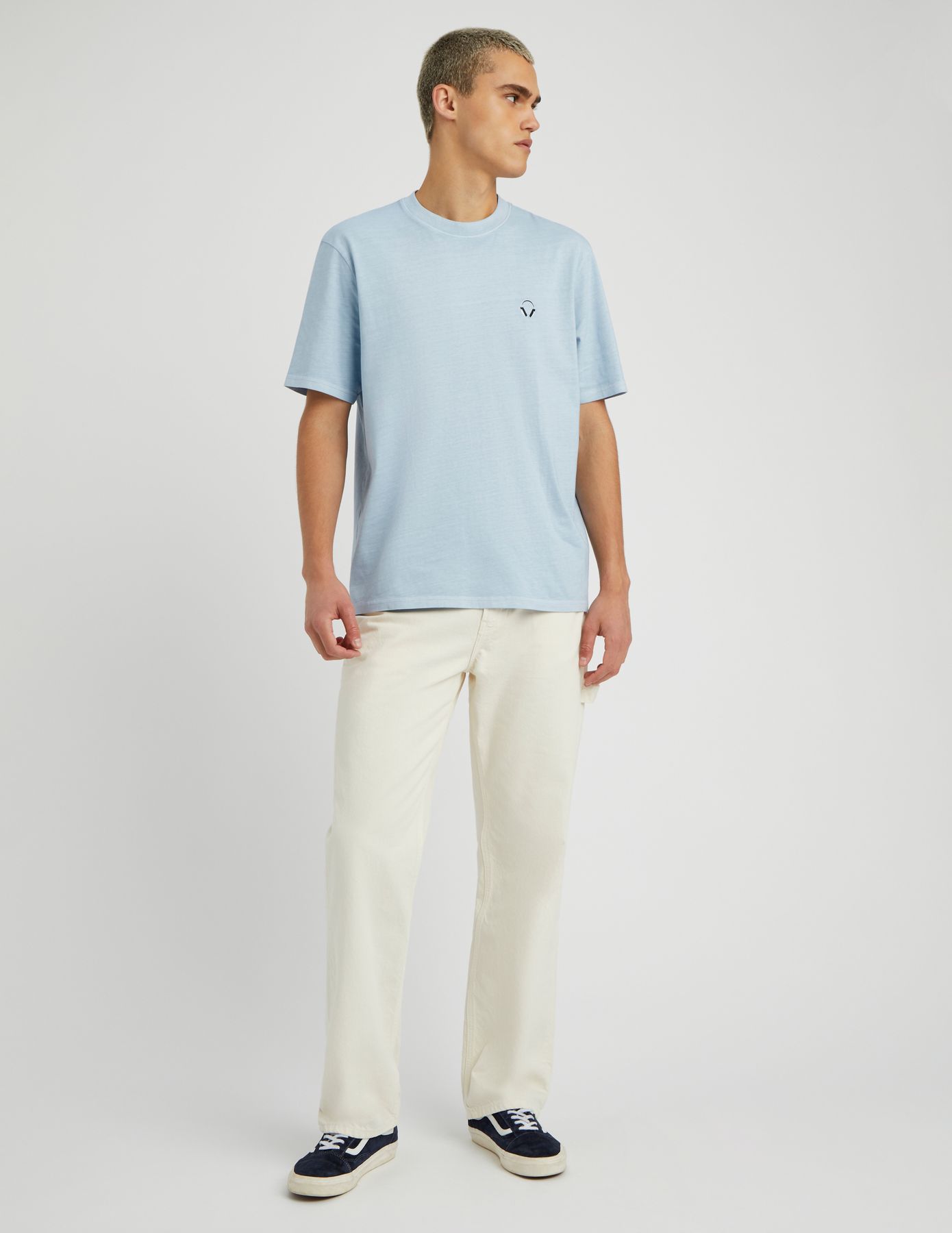 T-shirt lourd d&eacute;lav&eacute; brod&eacute;