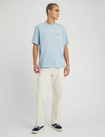 T-shirt lourd d&eacute;lav&eacute; brod&eacute;