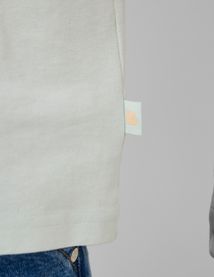 T-shirt broderie poitrine