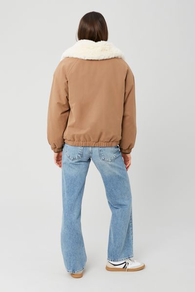 Blouson col mati&egrave;re duveteuse