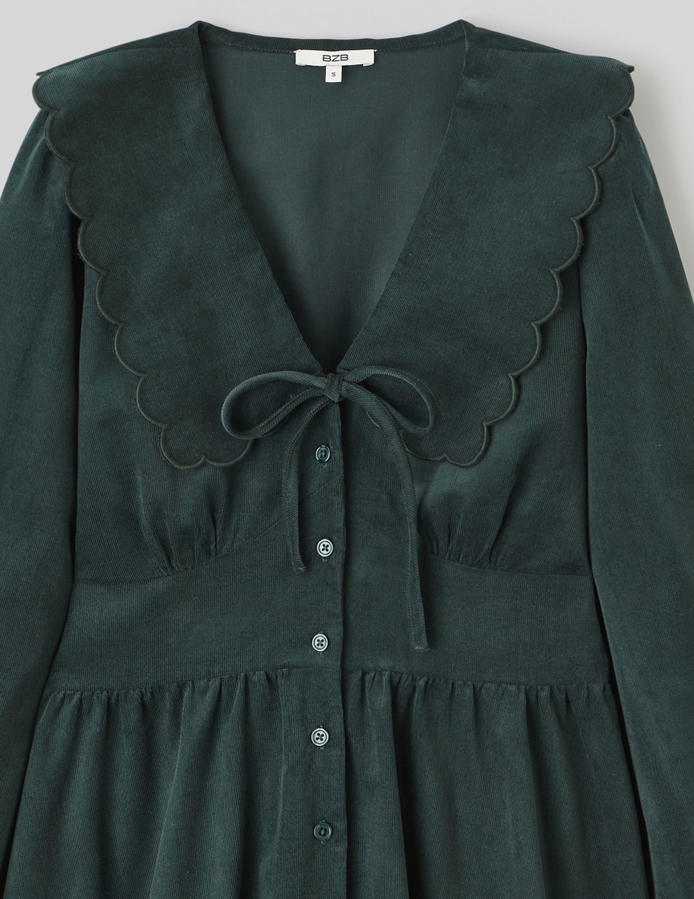 Robe courte col claudine