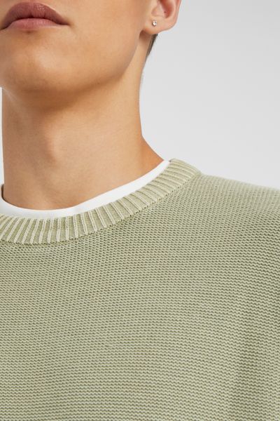 Pull col rond teint en pi&egrave;ce