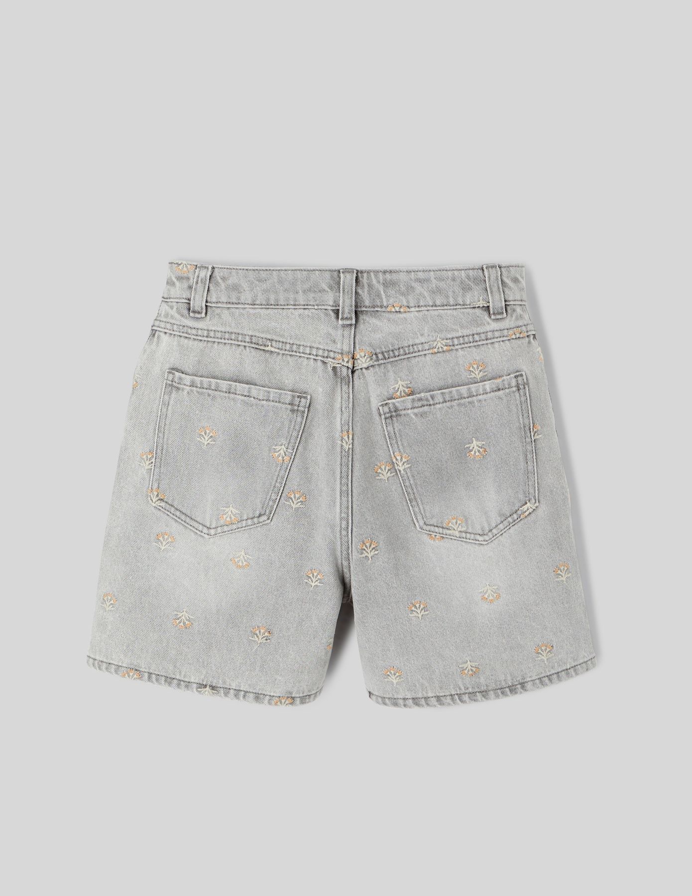 Short en jean brodé