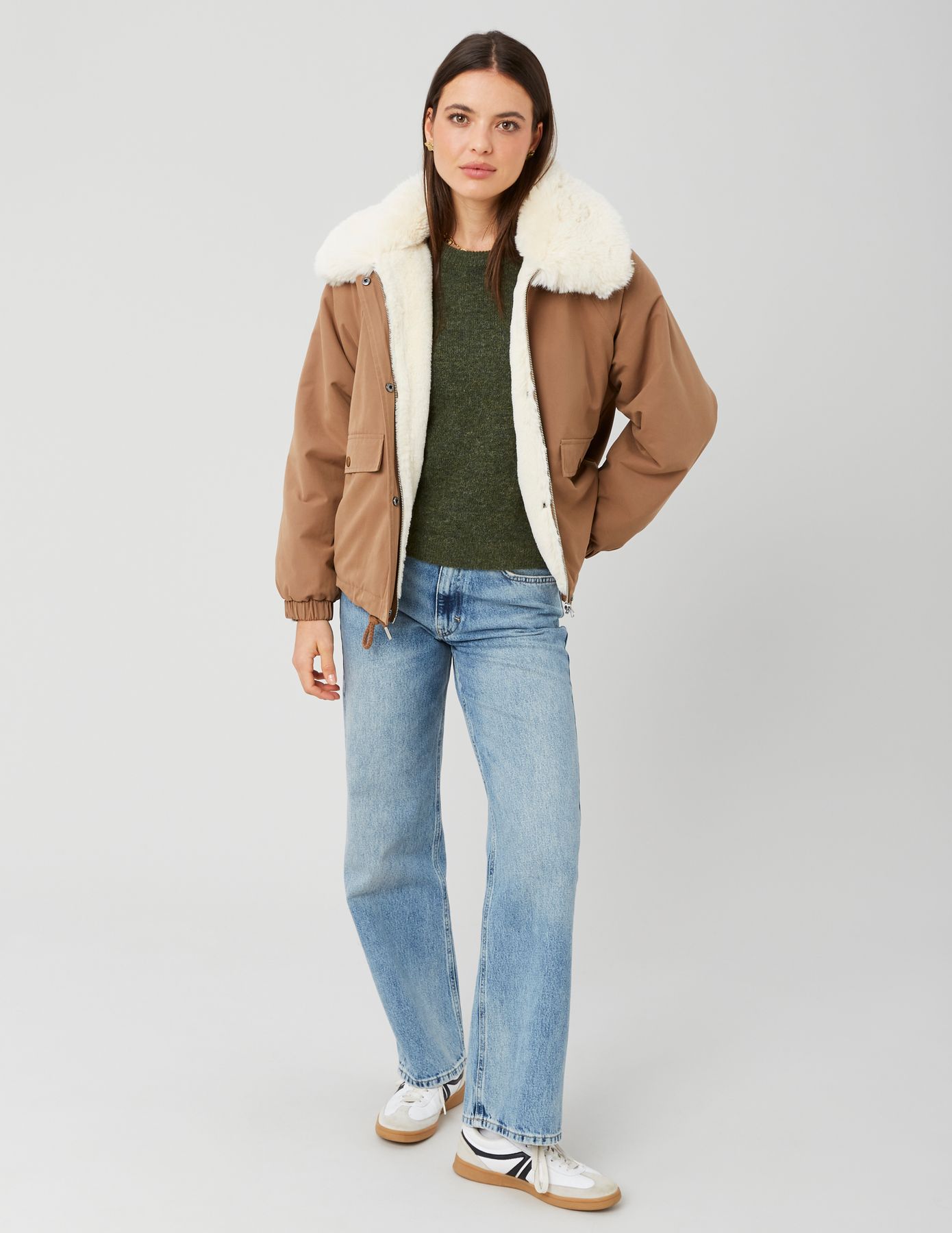 Blouson col mati&egrave;re duveteuse