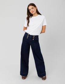 Jean détail boutons dorés