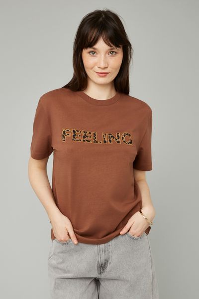 T-shirt broderie poitrine léopard