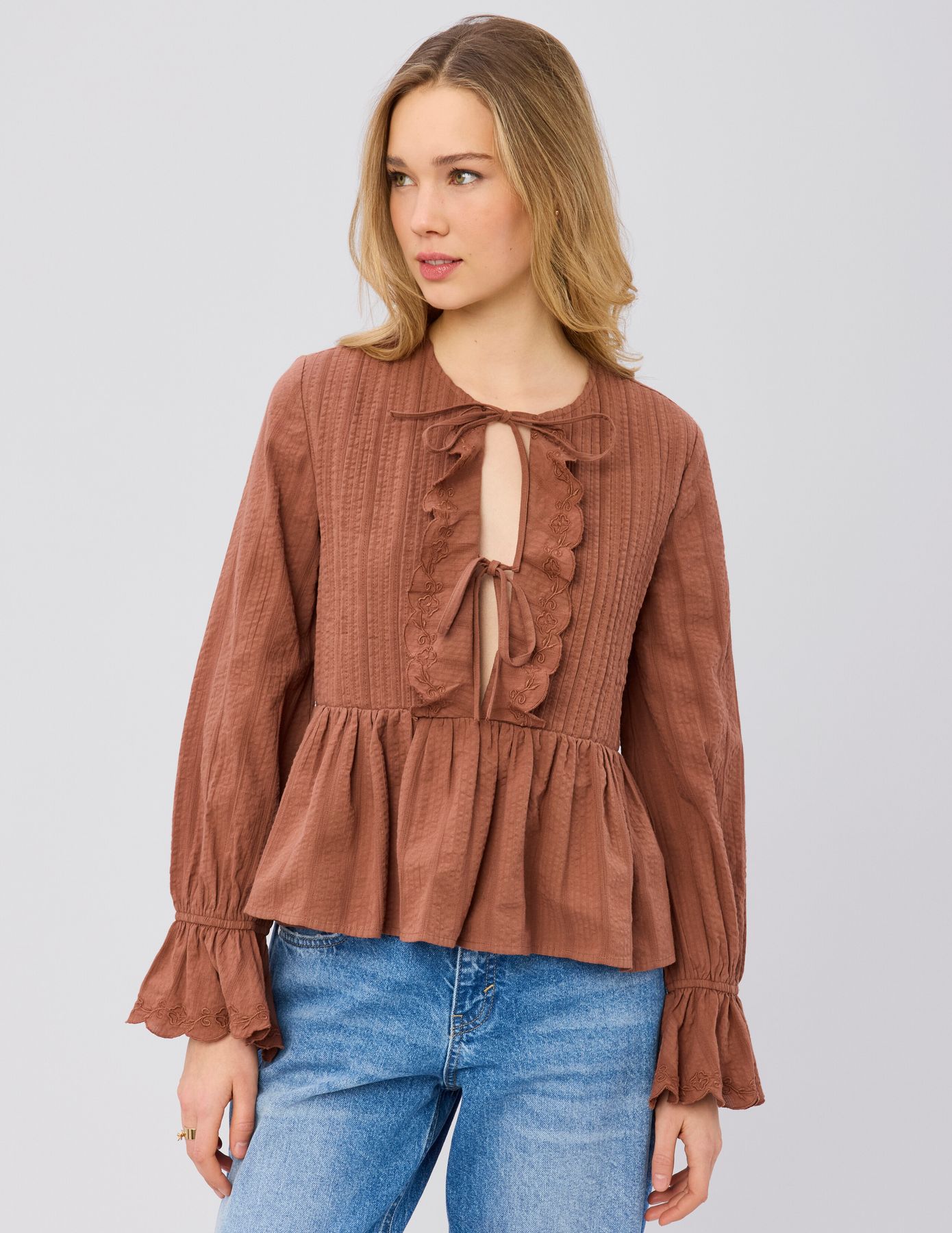 Blouse &agrave; nouer