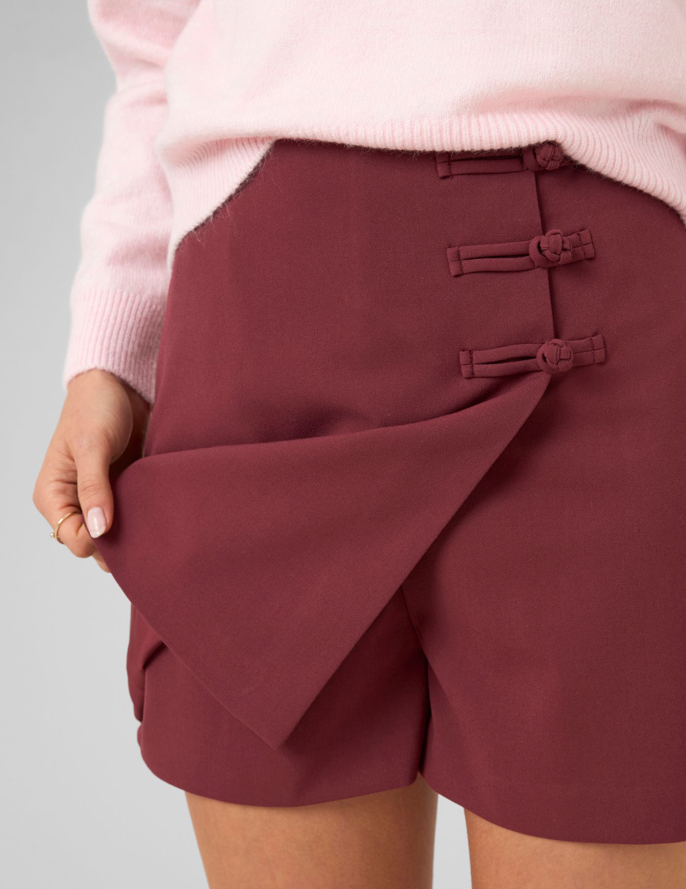 Jupe short en polyester recycl&eacute;