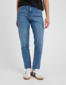 Jean mom fit