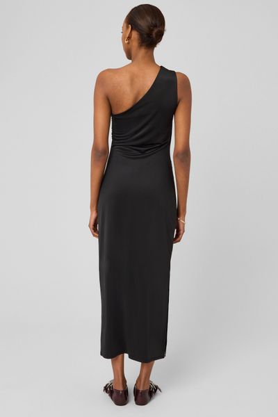 Robe longue &eacute;paule d&eacute;nud&eacute;e