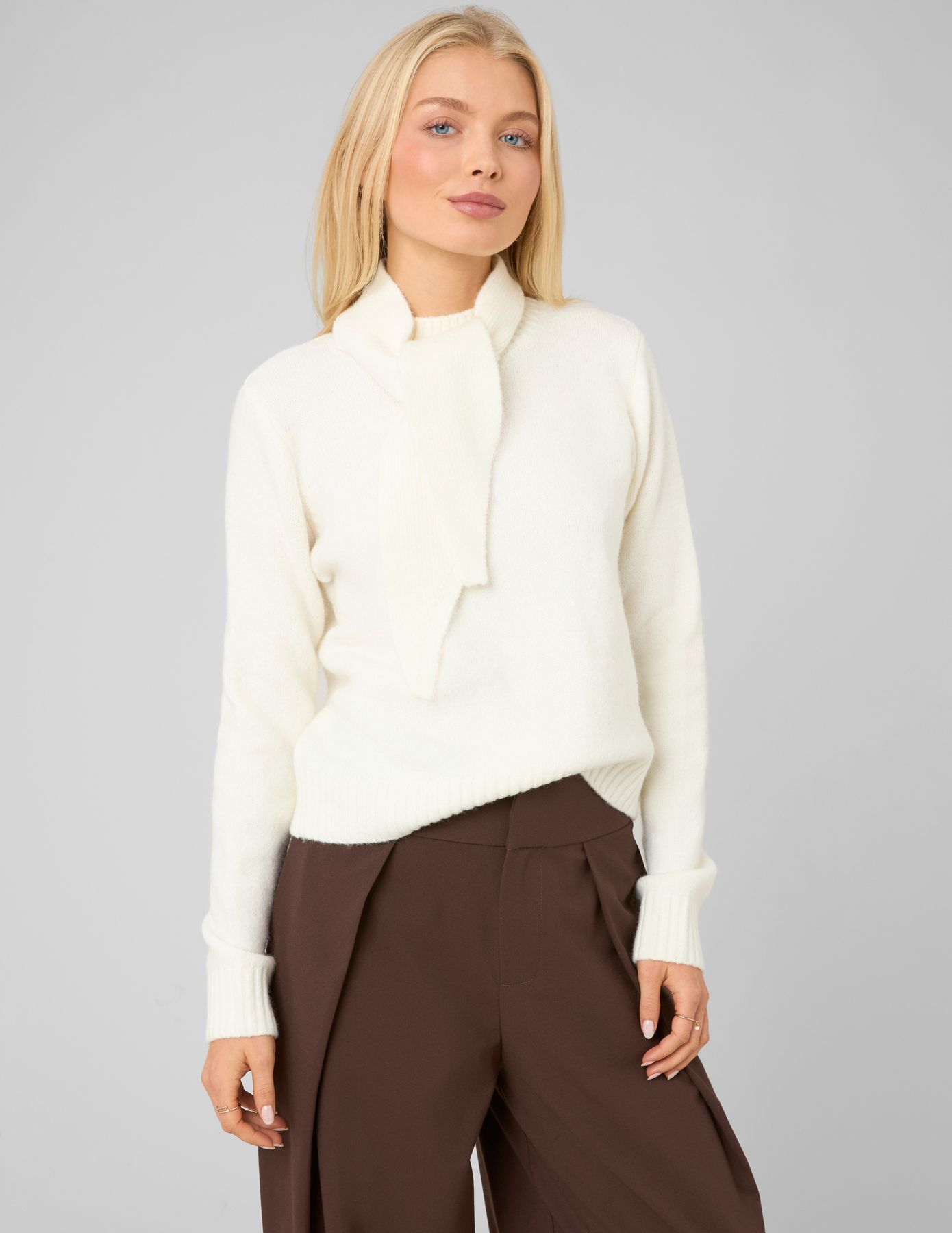 Pull &agrave; col nou&eacute;