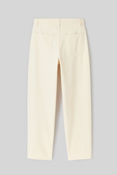 Jean loose