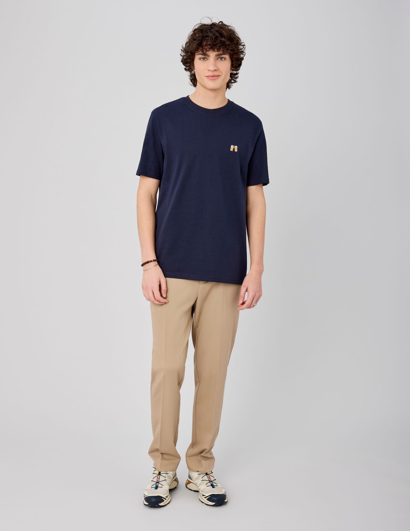 T-shirt broderie poitrine