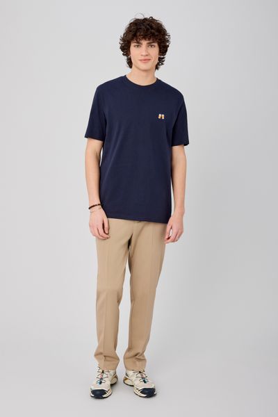 T-shirt broderie poitrine