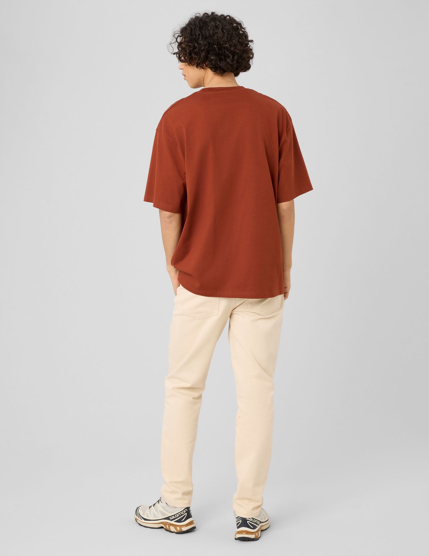 T-shirt broderie poitrine