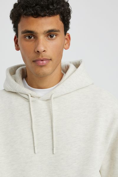 Sweat &agrave; capuche chin&eacute;