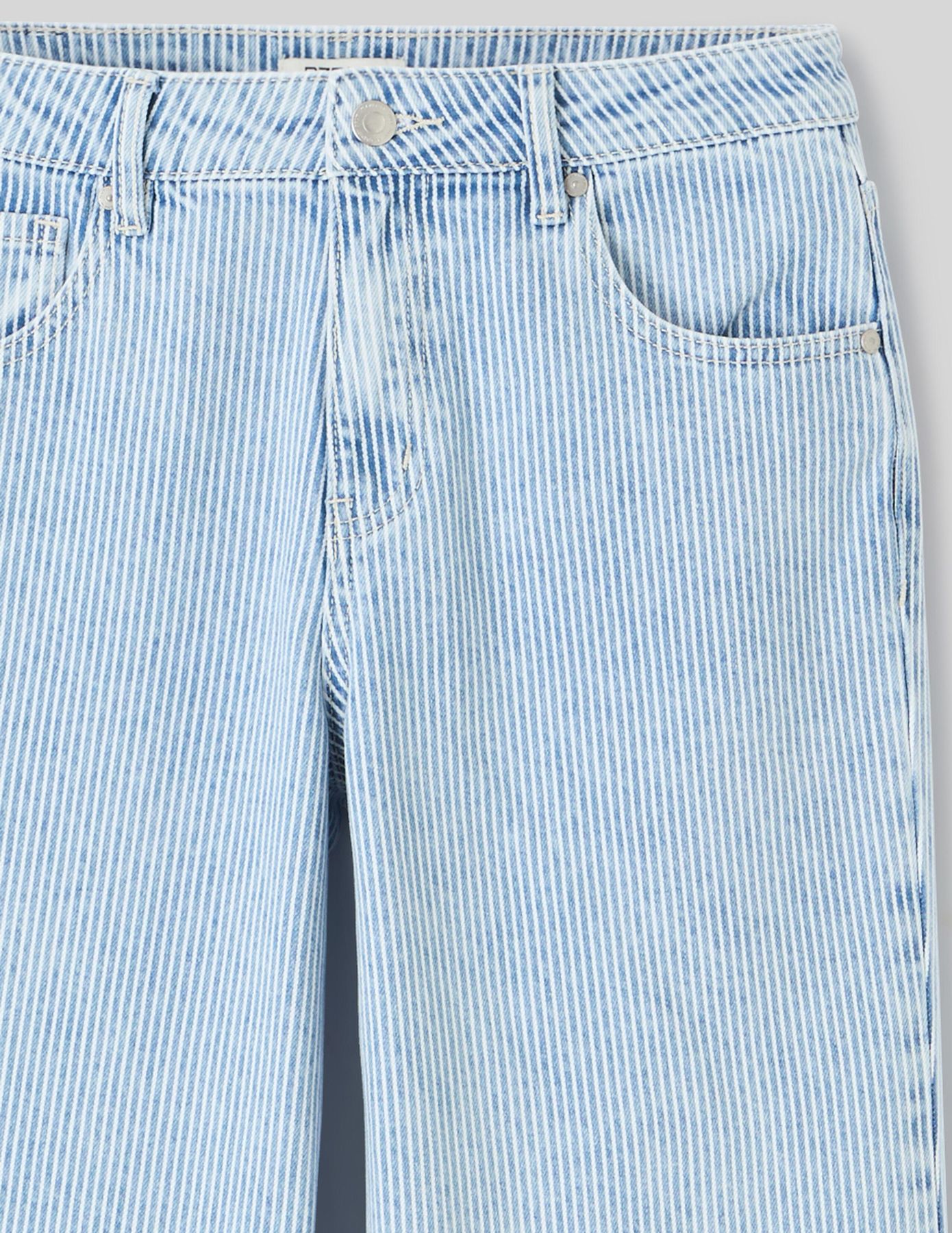 Jean baggy ray&eacute;