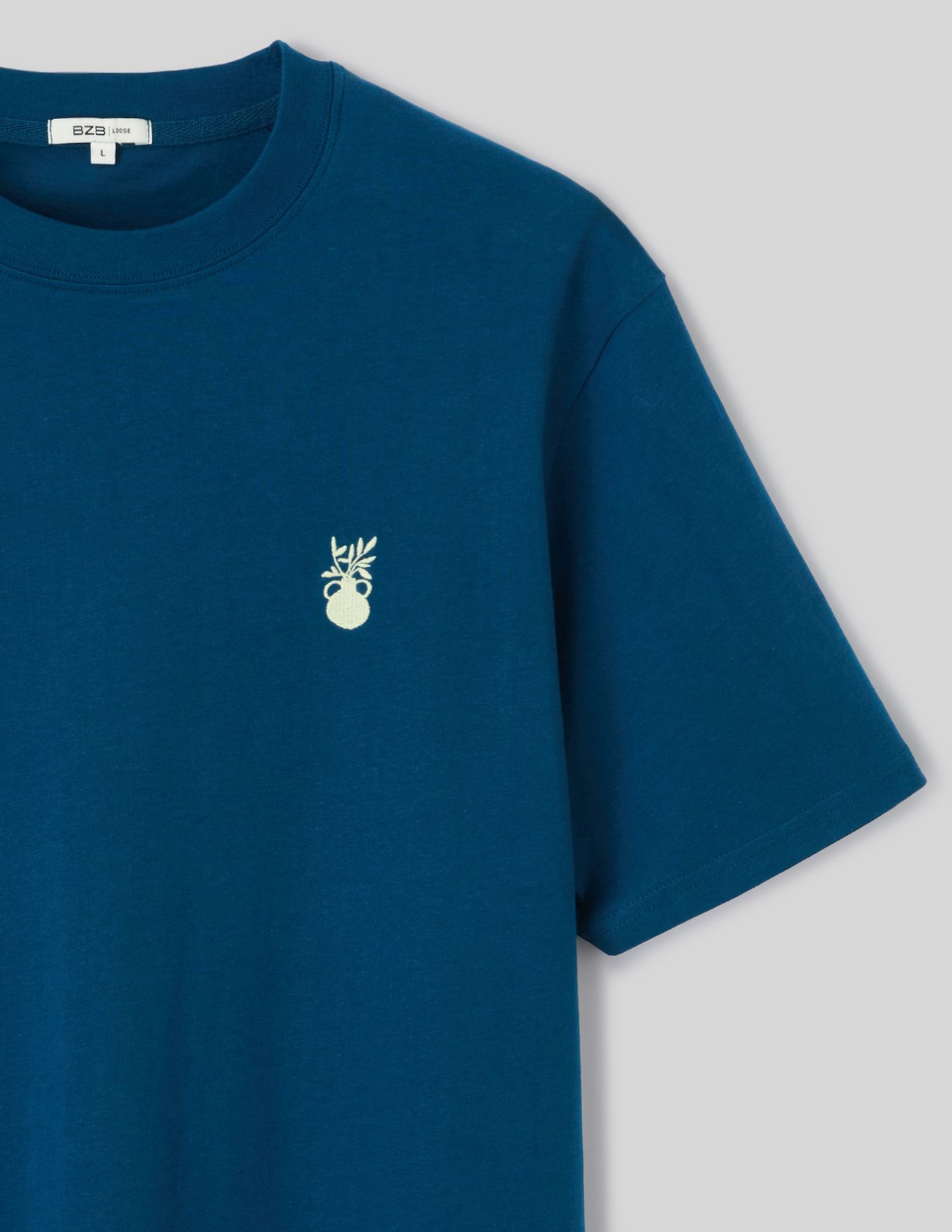 T-shirt broderie poitrine