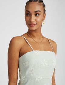 Robe courte brodée