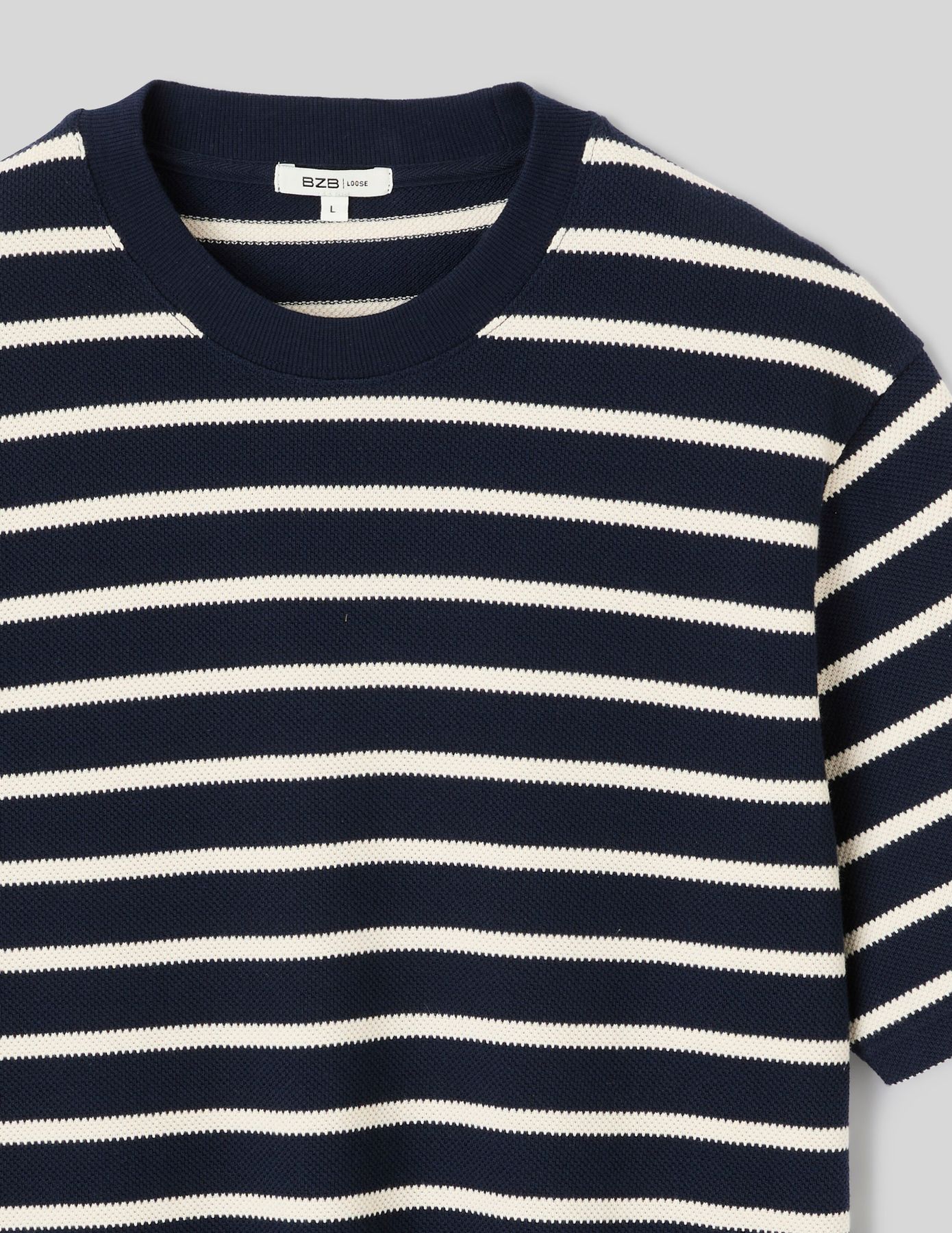 T-shirt mati&egrave;re gaufr&eacute;e