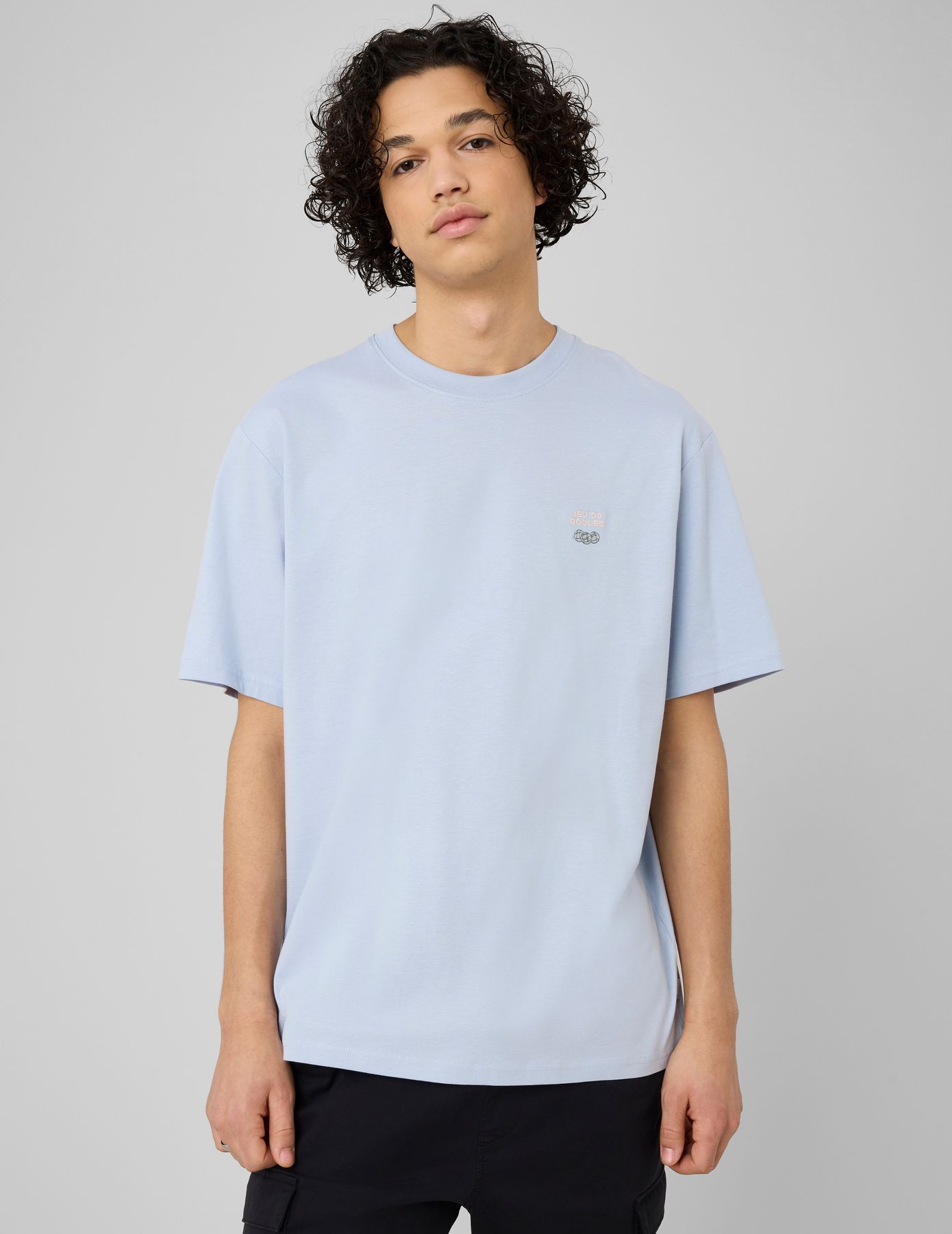 T-shirt broderie poitrine